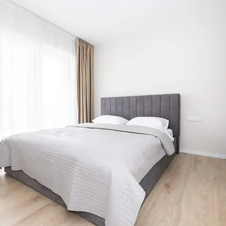 Brand New/apt On Vaivorykstes Str, By Cohost