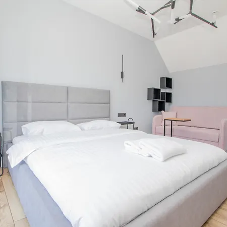 Brand New/apt On Vaivorykstes Str, By Cohost Palanga