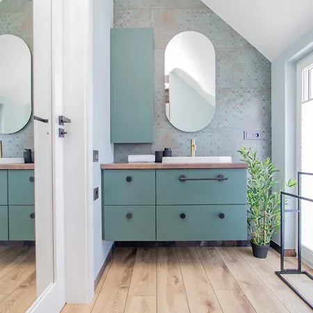 Brand New/apt On Vaivorykstes Str, By Cohost * Palanga