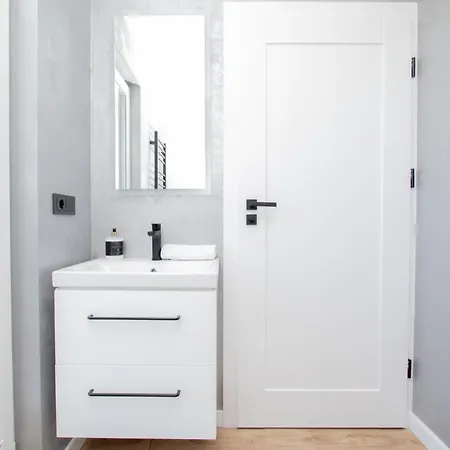 Brand New/apt On Vaivorykstes Str, By Cohost * Palanga