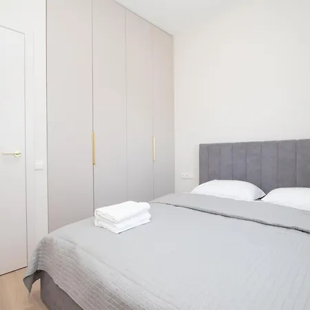 Brand New/apt On Vaivorykstes Str, By Cohost Apartment *