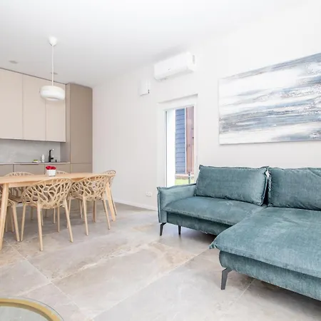 Brand New/apt On Vaivorykstes Str, By Cohost Apartment *