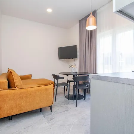 Brand New/apt On Vaivorykstes Str, By Cohost