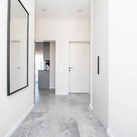 Brand New/apt On Vaivorykstes Str, By Cohost Apartment *